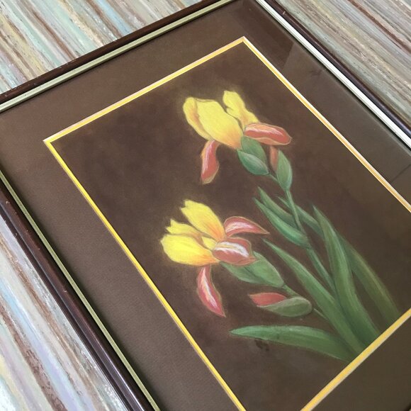 Yellow Iris Flower Original Pastel Drawing Framed Signed Phyl Henkel 14x17" - Picture 2 of 5